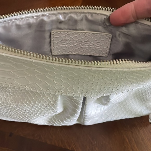 Express white scale pattern clutch - Picture 7 of 12